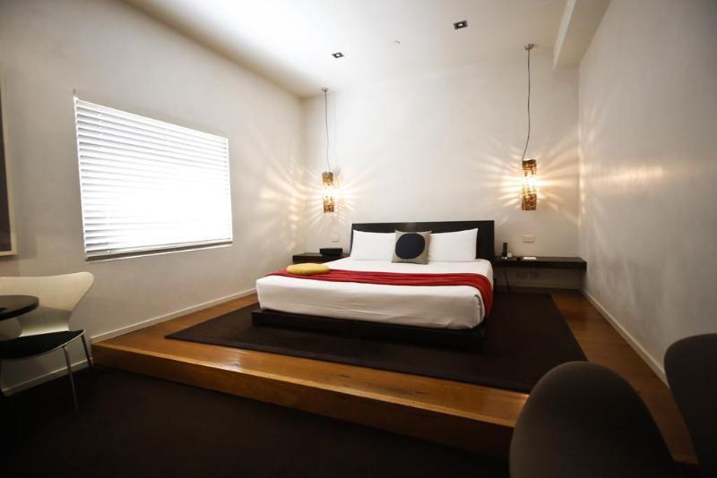 Hotel The 4*