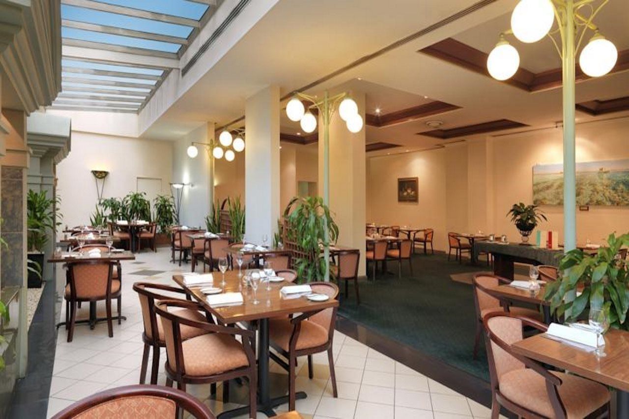 Bayview Eden Hotel