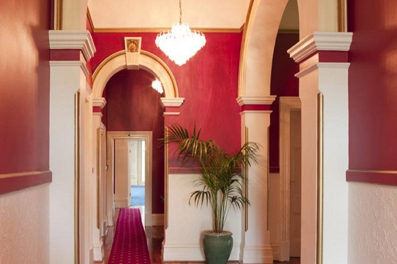 Bayview Eden Hotel 4*