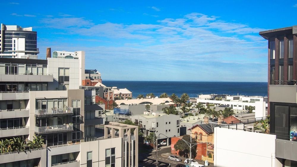 Spacious Seaviews Apartment Melbourne
