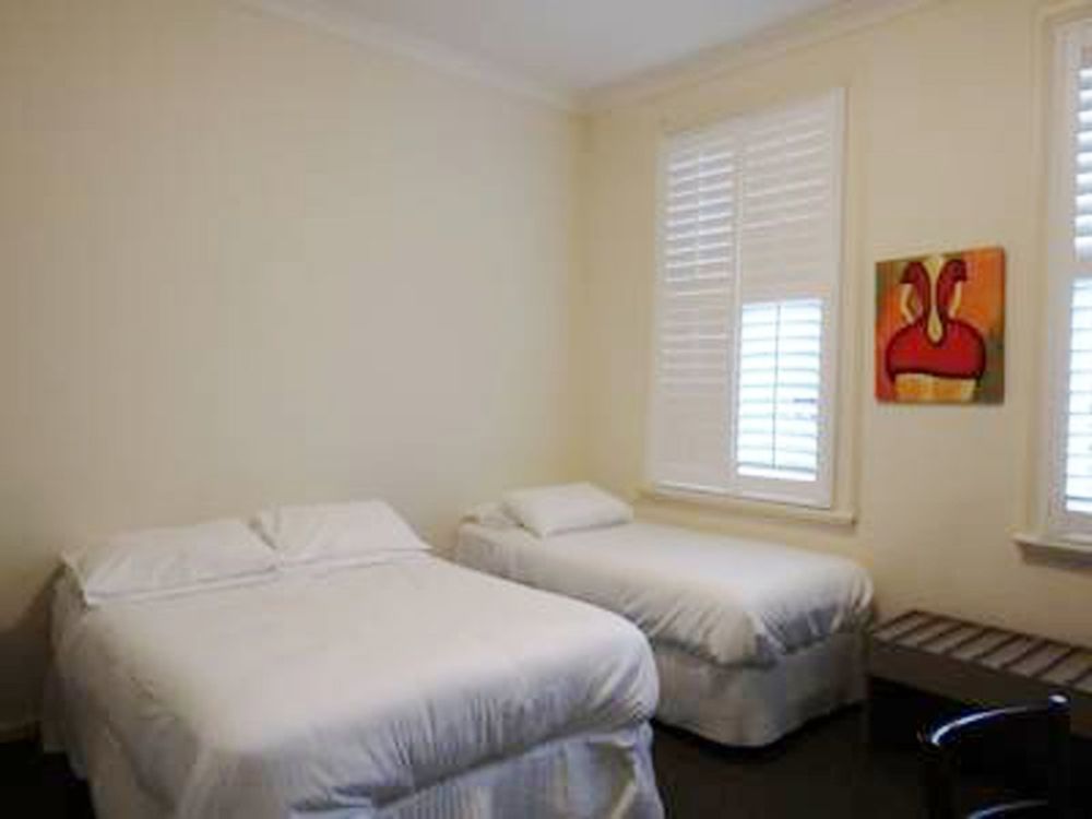 Naughtons Hotel 3* Melbourne