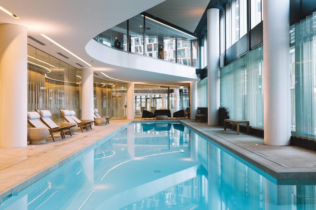 Minutes From Cbd Designer Apartment