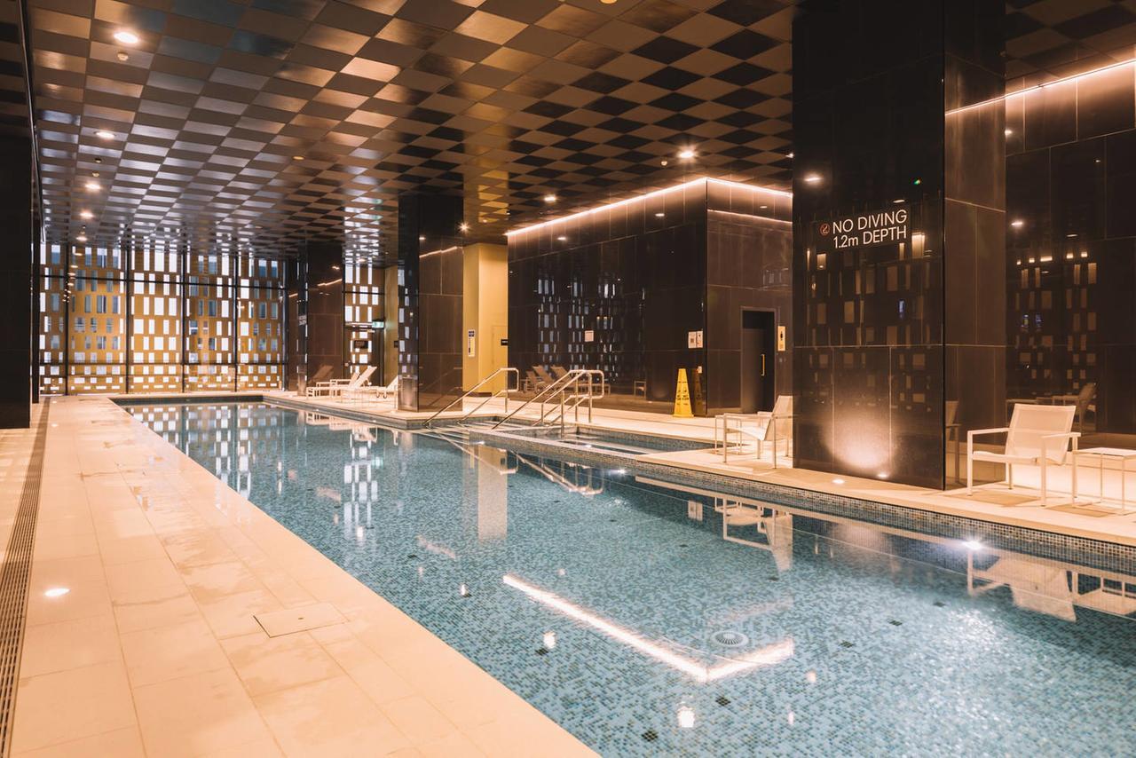 Modern + Pool + Gym * Melbourne