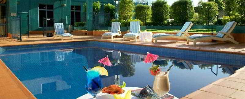 Novotel St Kilda Hotel 4*