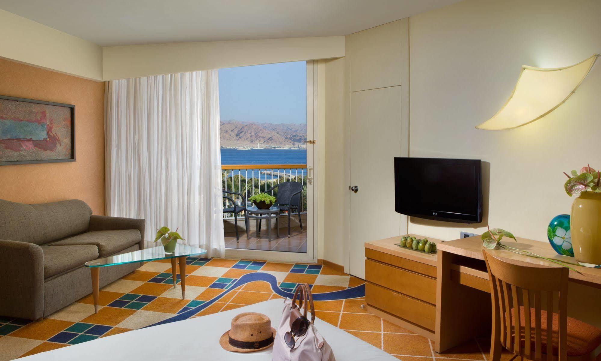 Winston Aparthotel 4*