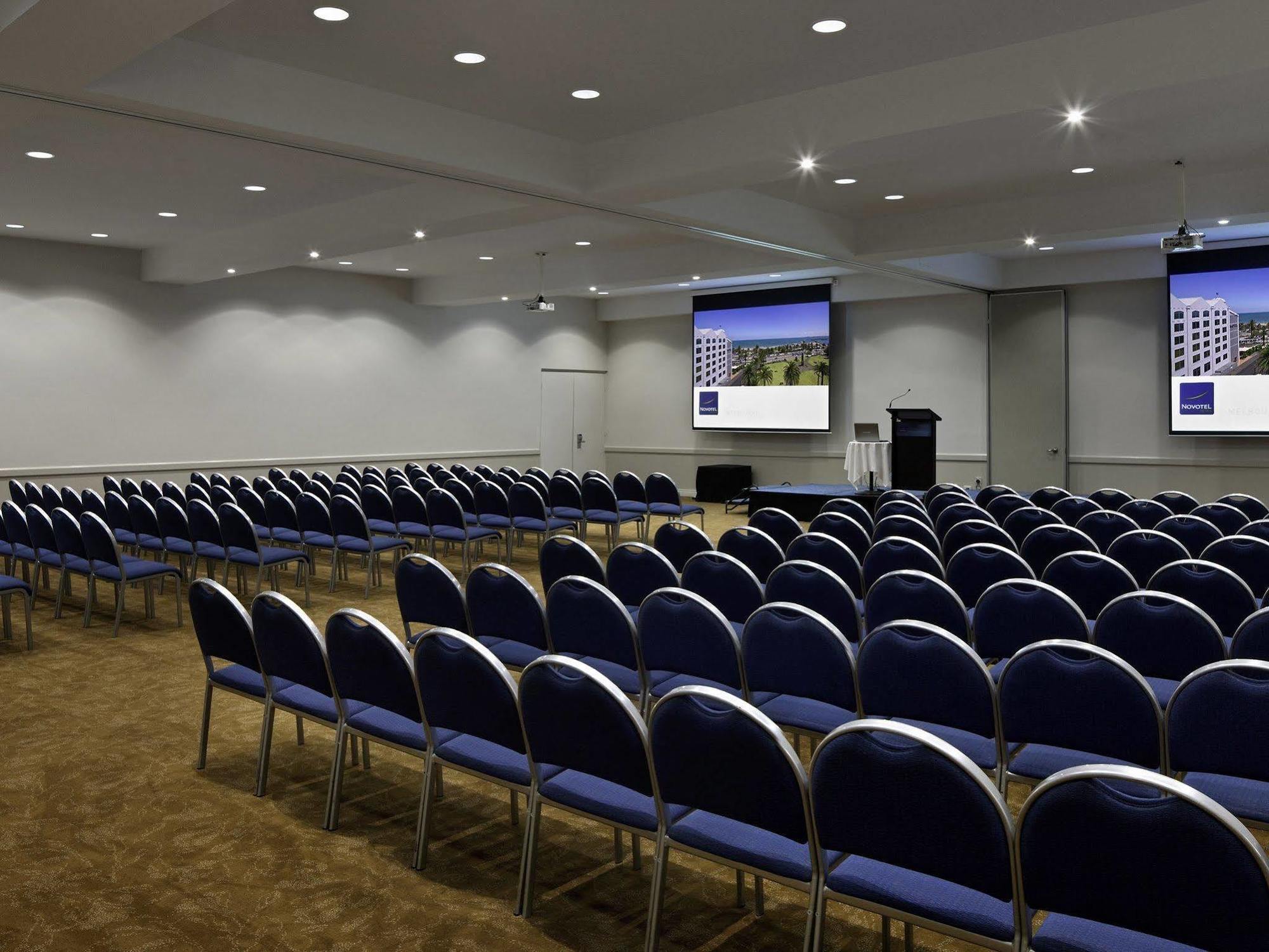 Novotel St Kilda Hotel
