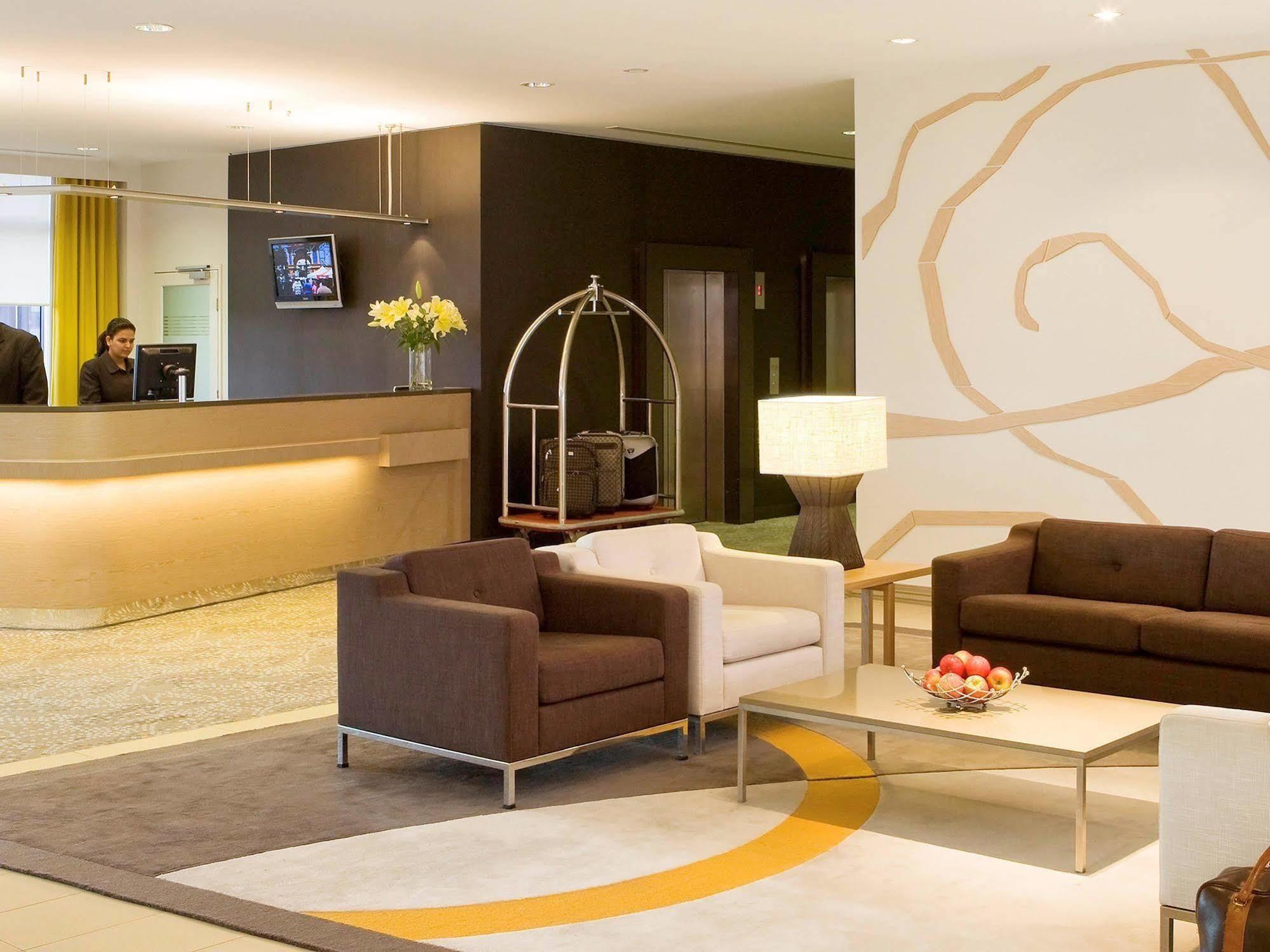 Hotel Novotel St Kilda 4*