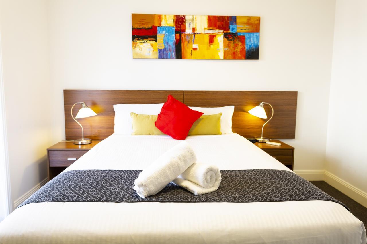Amazing Accommodations: St Kilda 4*