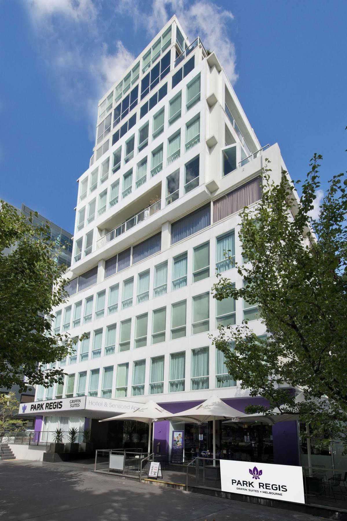 Park Regis Griffin Aparthotel 4*