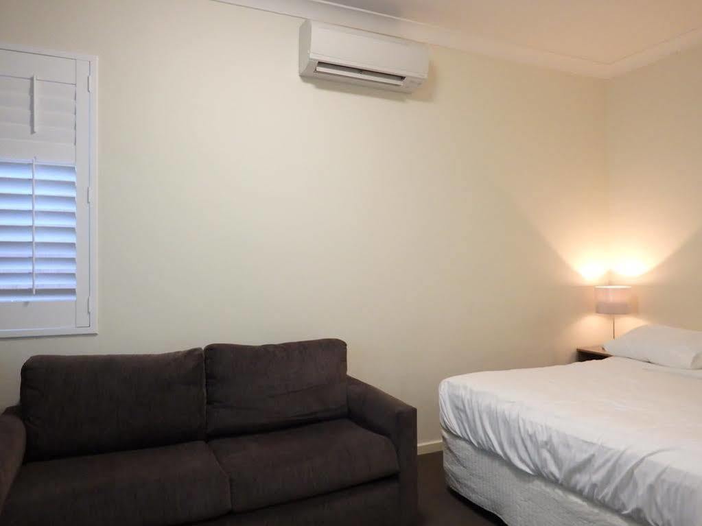 Hotel Naughtons Hotel 3*