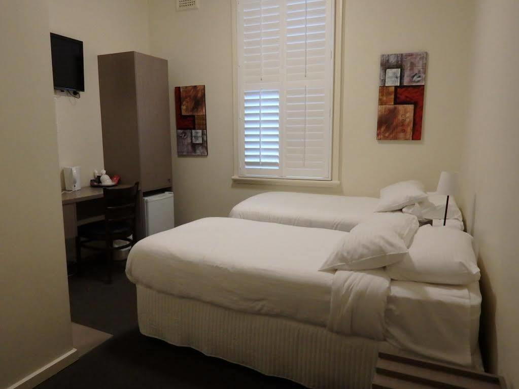 Hotel Naughtons Hotel Melbourne