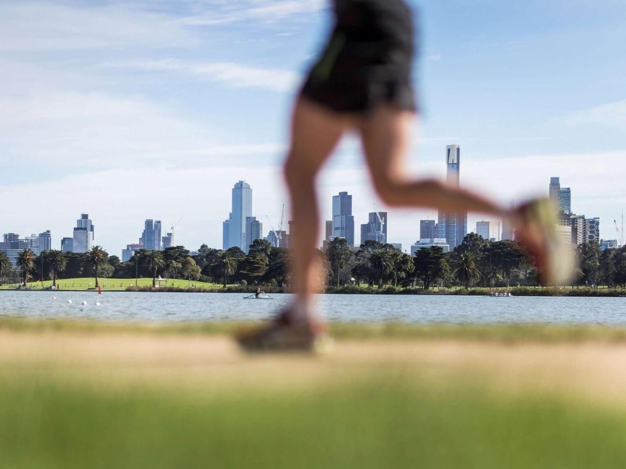 Novotel St Kilda Hotel 4*