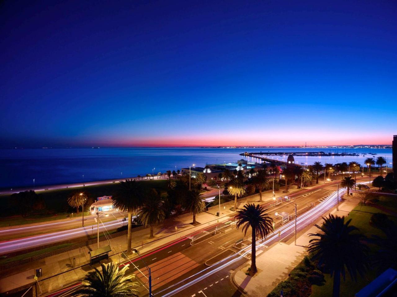 Novotel St Kilda Hotel 4*
