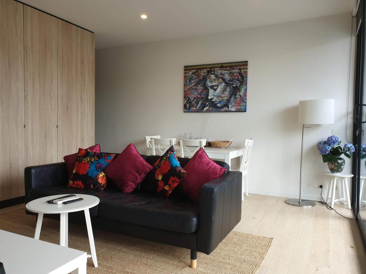 Homely Getaways @ Albert Park Apartment Melbourne