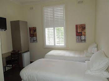 Hotel Naughtons Hotel Melbourne
