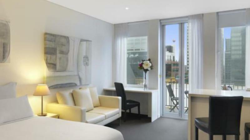Oaks On Collins Aparthotel 4*