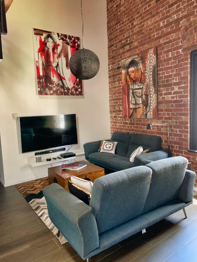 Ultra-chic Floor New York Style Loft Apartment *