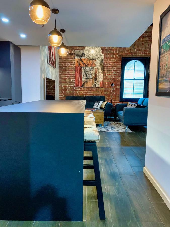 Ultra-chic Floor New York Style Loft *