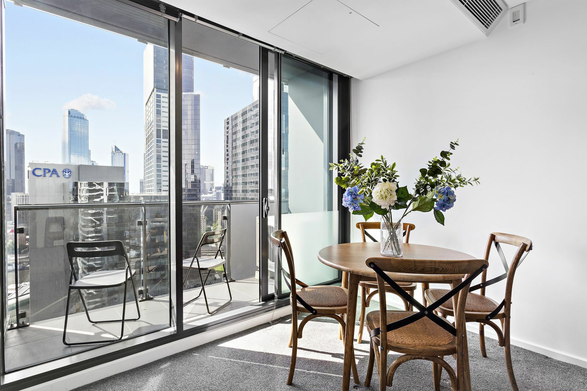 Sonya, 2bdr Southbank Apartment *