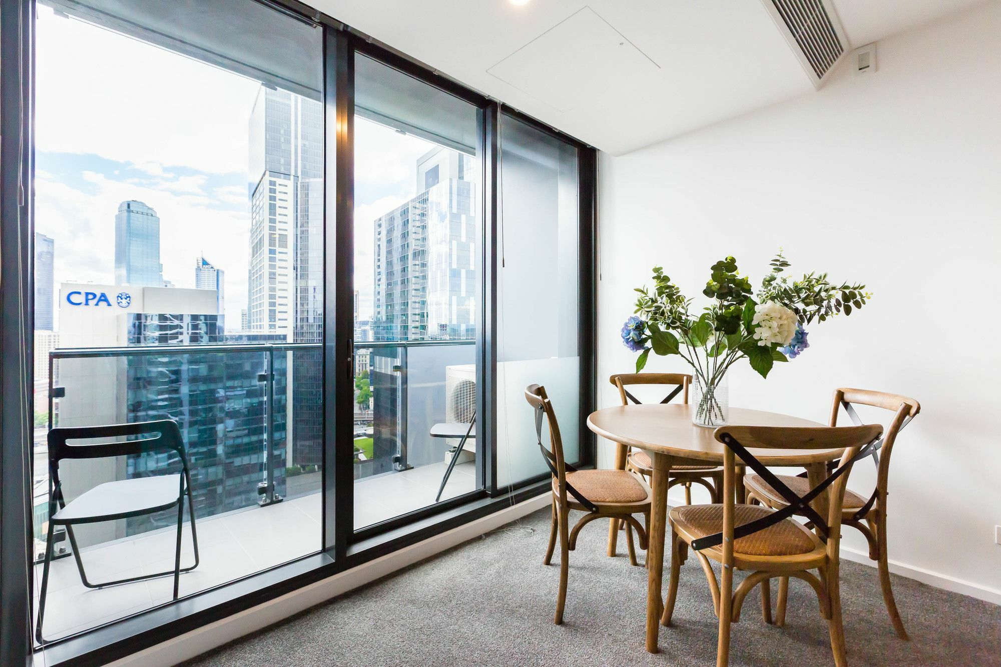 Sonya, 2bdr Southbank Apartment