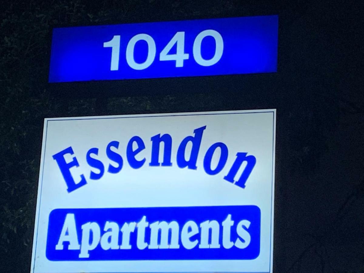 Essendon 3* Melbourne