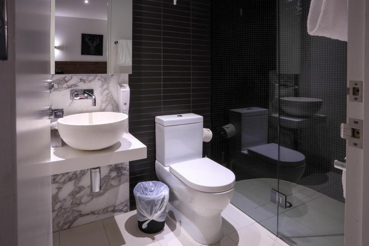 Flinders Street Apartment