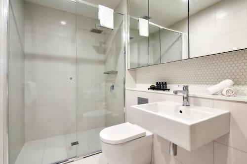 381 Cremorne 5*