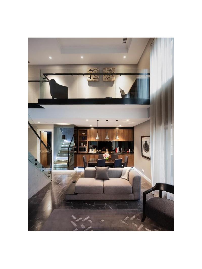 Stamford Plaza Hotel 5*