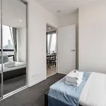 Modern 2 Beds Apartment With Amazing City View