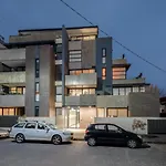 Staycentral - East Brunswick Penthouse With Study