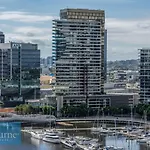Melbourne Private Apartments - Collins Street Waterfront, Docklands
