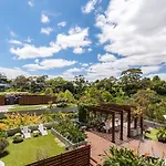 Abbotsford Short Stay Luxury Style & Location