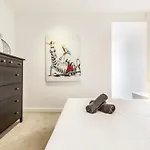 Abbotsford Short Stay Luxury Style & Location