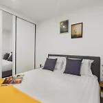 Central Simplicity - Modern Inner-City Living