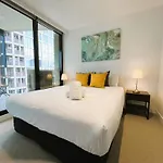 2Br 1 Bath, Dockland, Marvel Stadium, Spacious
