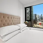 Chic 2-Bed Inner-City Abode With Bbq, Gym & Pool