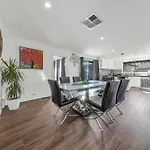 Melbourne Airport Pet Friendly Guest House