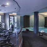 Quay West Apartment In Southbank With Pool And Gym