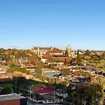 2 Bedrooms Apartments In The Kew Centre