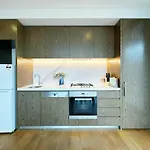 Homelike 2B Apt Next To Grand Prix With Free Parking