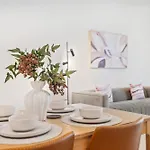 Spacious Modern Apartment With Pool & Gym Access