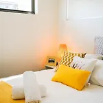 U201 Brunswick Living Top Floor Balcony Close To Apt And Cbd Free Wifi Tram At Doorstep