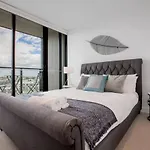 Delightful 2Br Riverview@Docklands