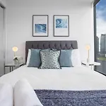 Delightful 2Br Riverview@Docklands