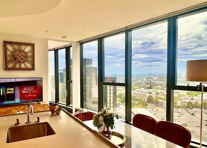 Highrise Best Location 2Baths
