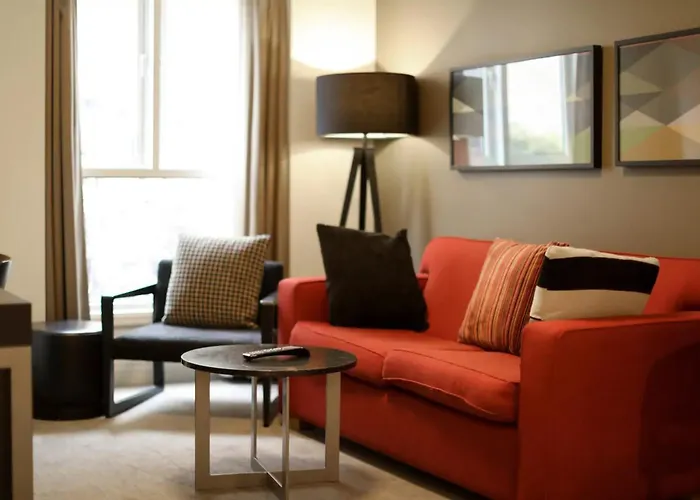 Cozy 1 Bedroom Apartment With Pool And Gym