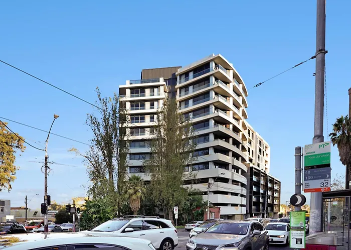 2 Bedrooms Apartments In The Kew Centre