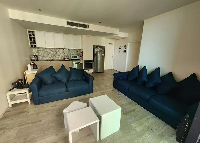 One Bedroom Apartment In Docklands