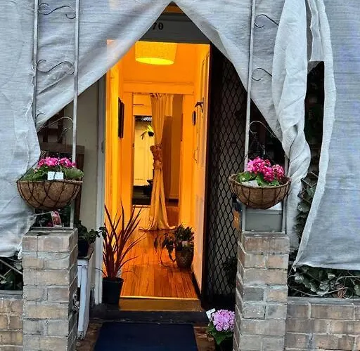 Gorgeous House Close To City