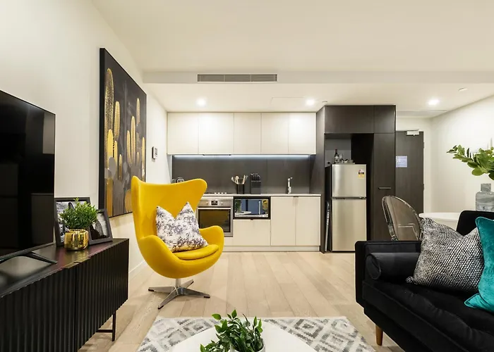 Trendy 2-Level Condohuge Terrace Free Parking